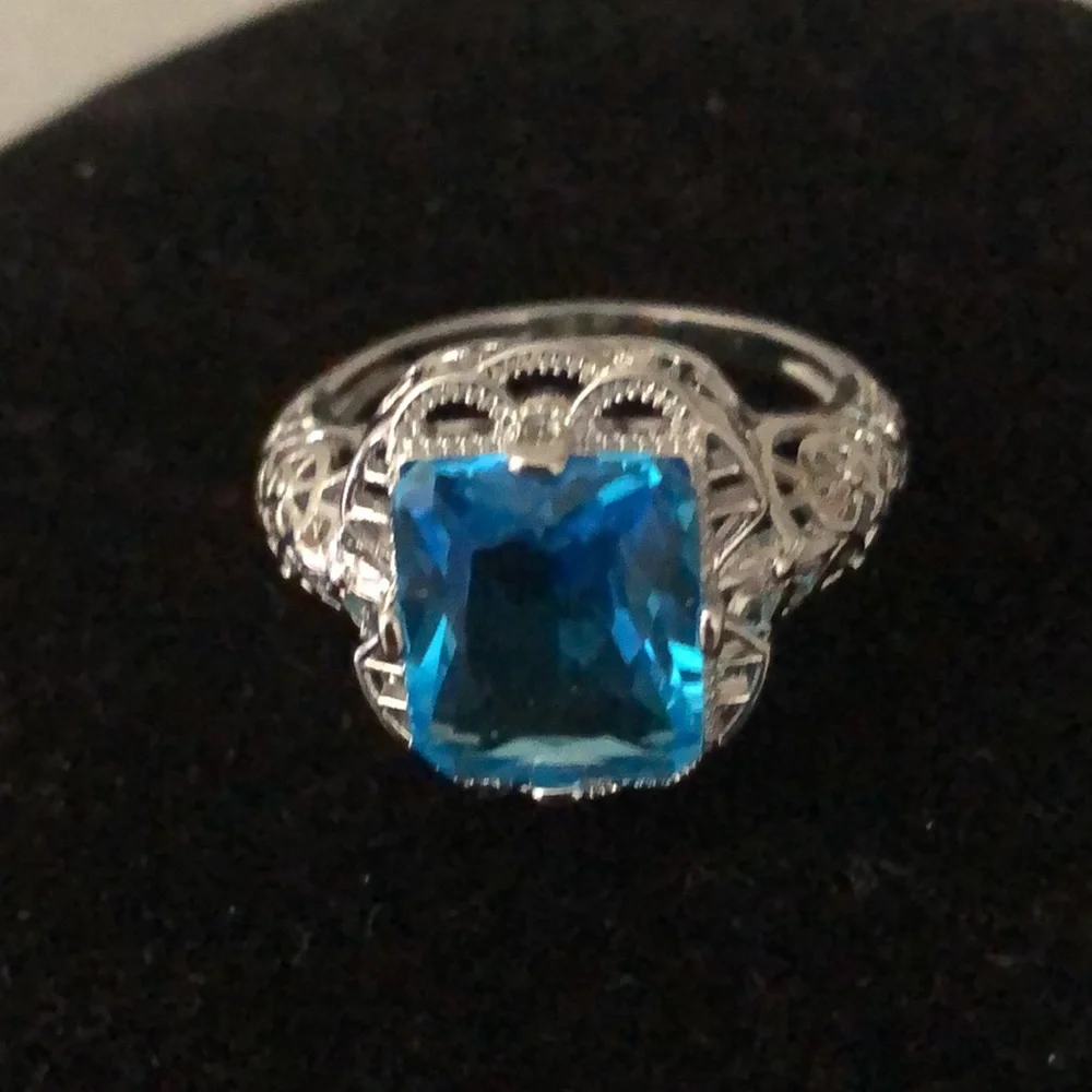 - Silver/Blue Rlng - Picture 1 of 6